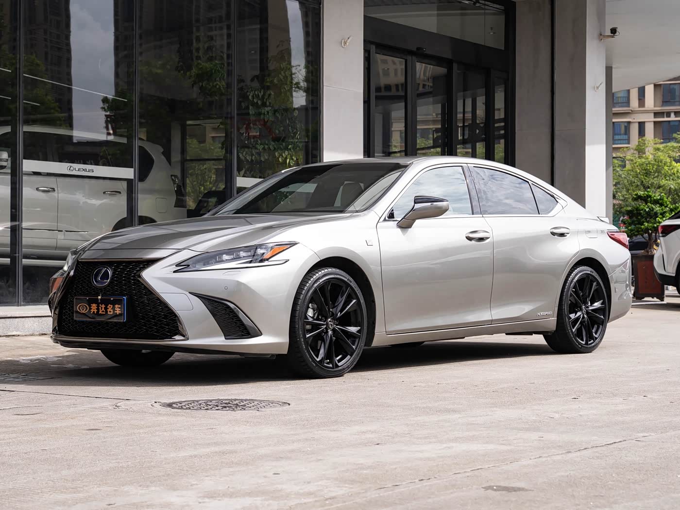 Lexus ES