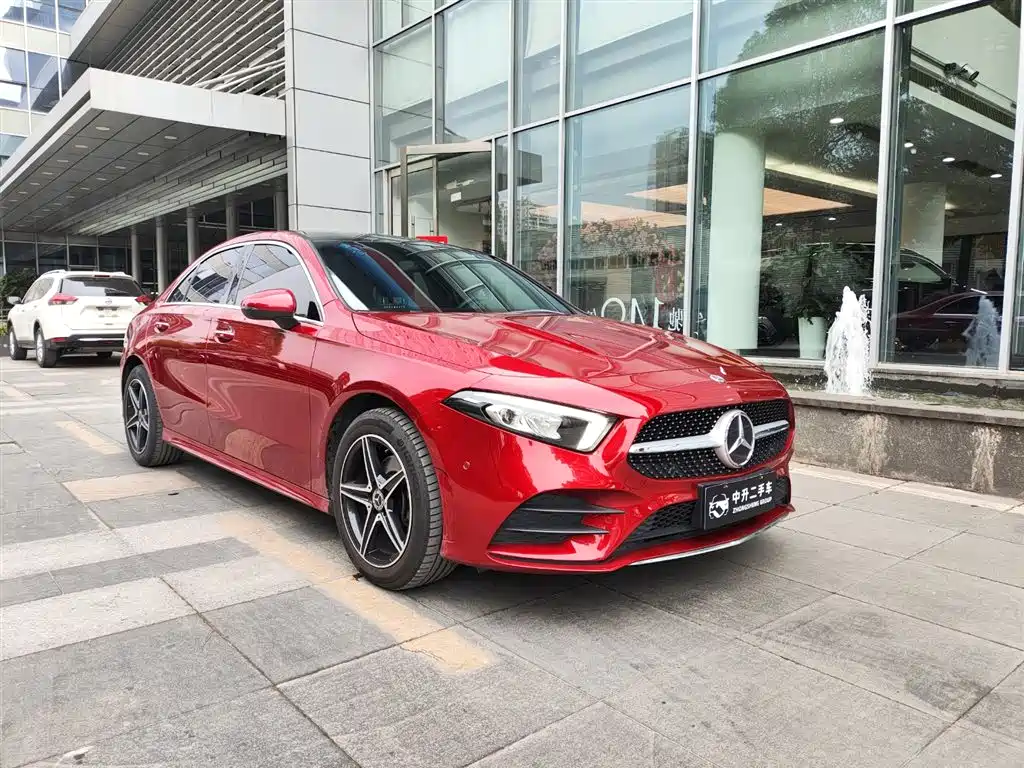 Mercedes-Benz A-Class 2019 A 200 L Sport Sedan фото 3
