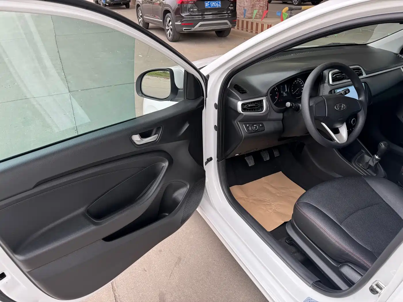 Hyundai Verna 2020 1.4L Manual GL Renewal Edition фото 4