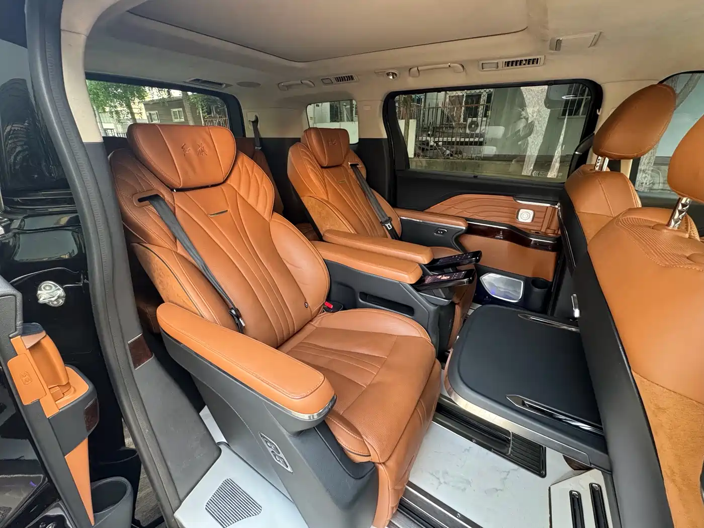 Hongqi HQ9 2023 2.0T Smart Connect Flagship фото 33