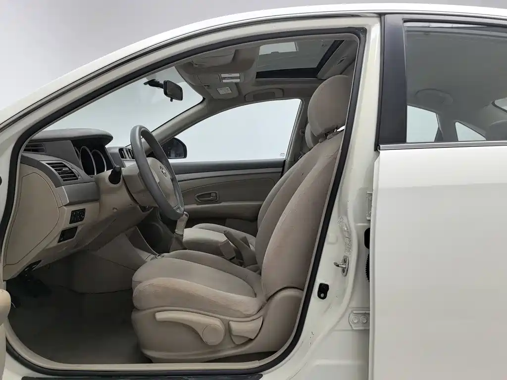 Фото 10 - Nissan Sylphy