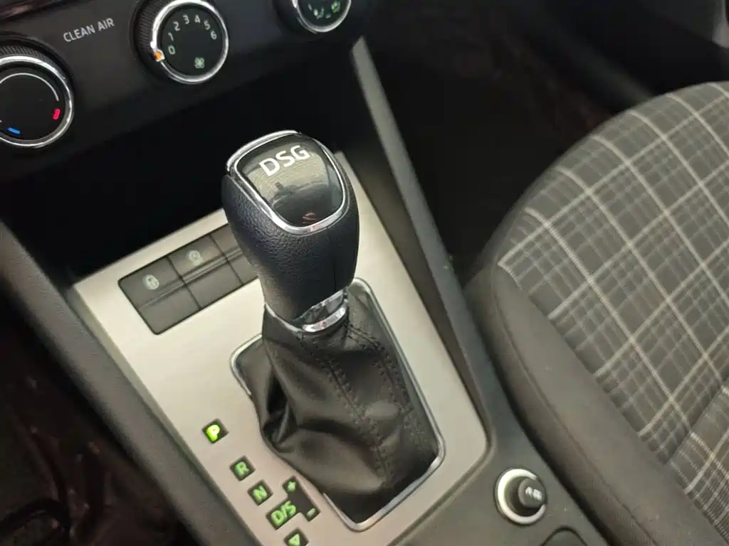 Škoda Octavia 2018 TSI230 DSG Comfort Edition фото 14