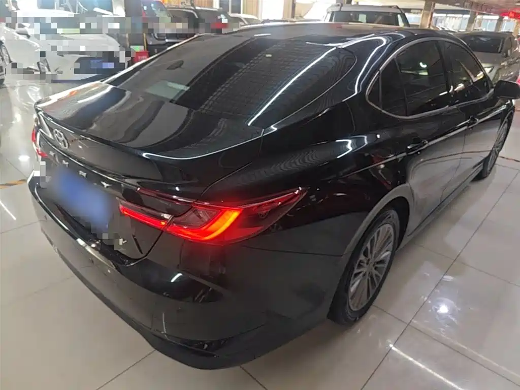 Toyota Camry 2024 Hybrid 2.0HE Elite Edition фото 7