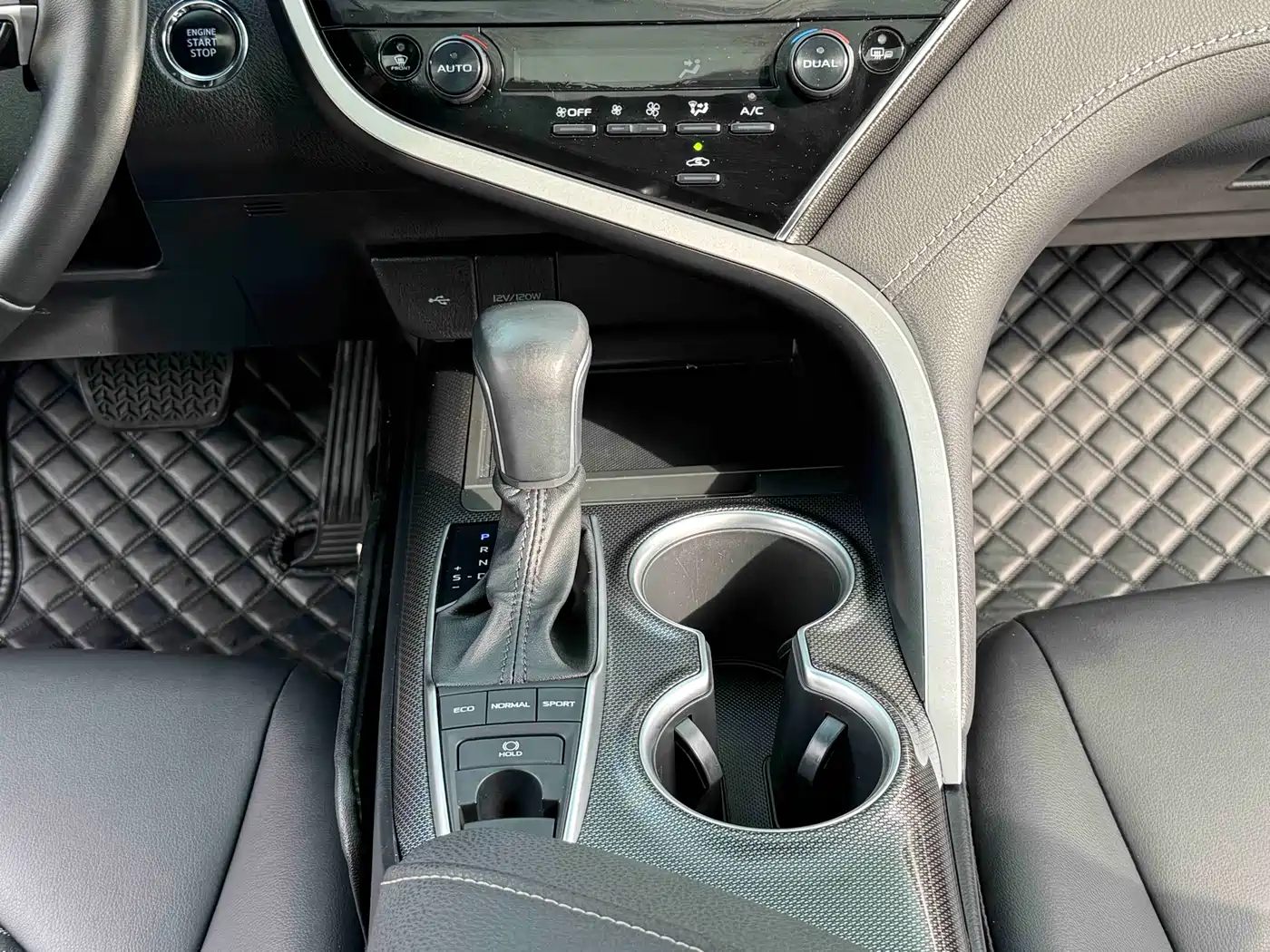 Toyota Camry 2022 2.5S Knight Edition фото 20