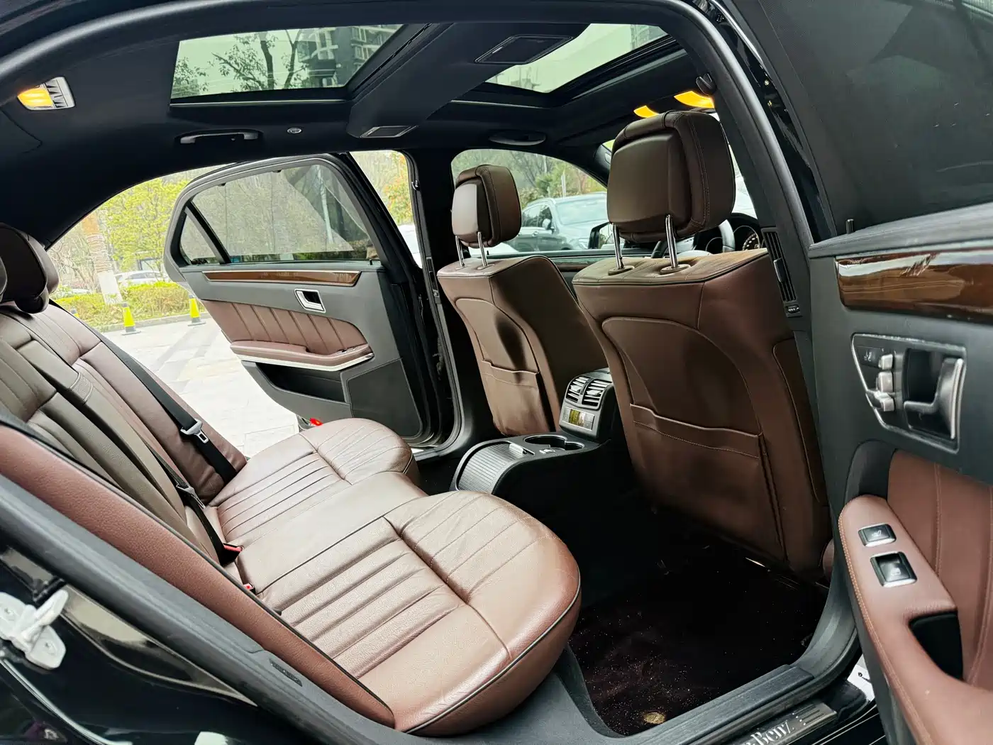 Mercedes-Benz E-Class 2015 E 320 L 4MATIC фото 9