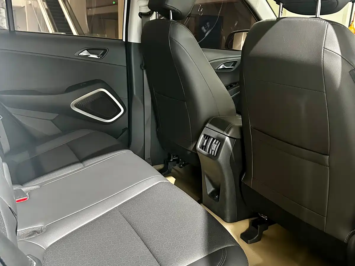 Hyundai Beijing Hyundai ix35 2019 2.0L Automatic 2WD Zhiyong·Smooth Enjoy China VI фото 9