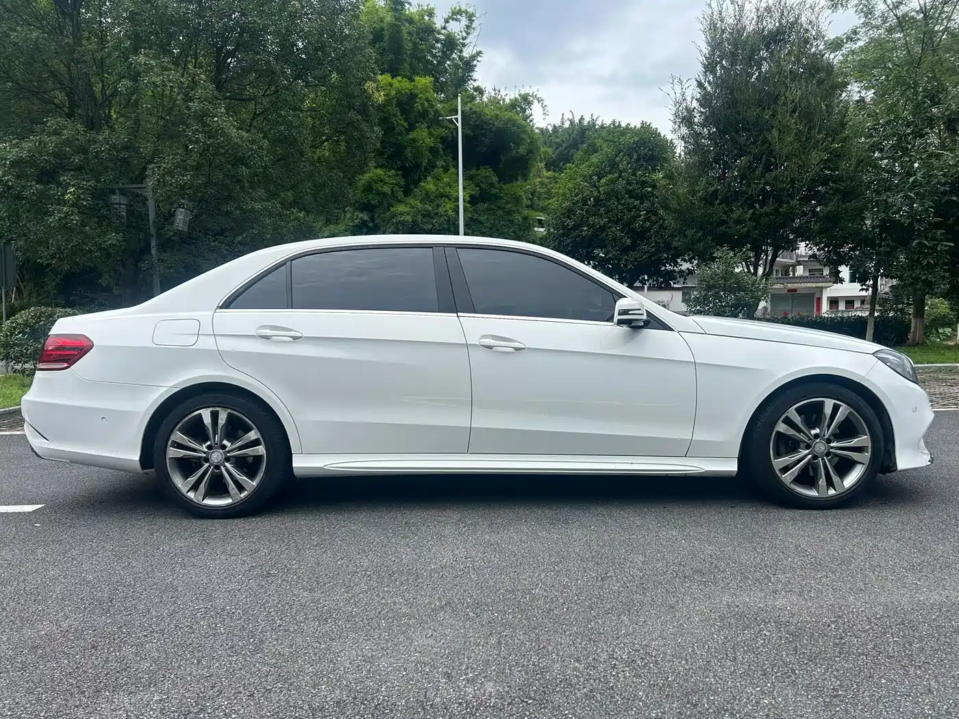 Фото 9 - Mercedes-Benz E-Class