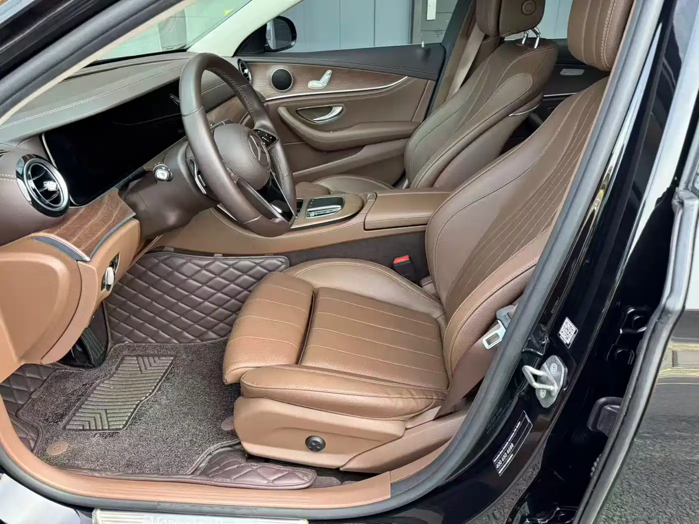 Mercedes-Benz E-Class 2022 E 260 L фото 10