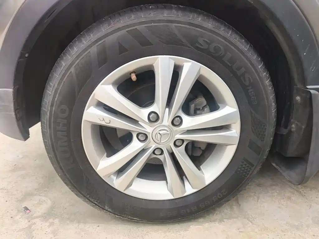 BAIC Huansu S3 2015 2015 1.8L Premium (China V)