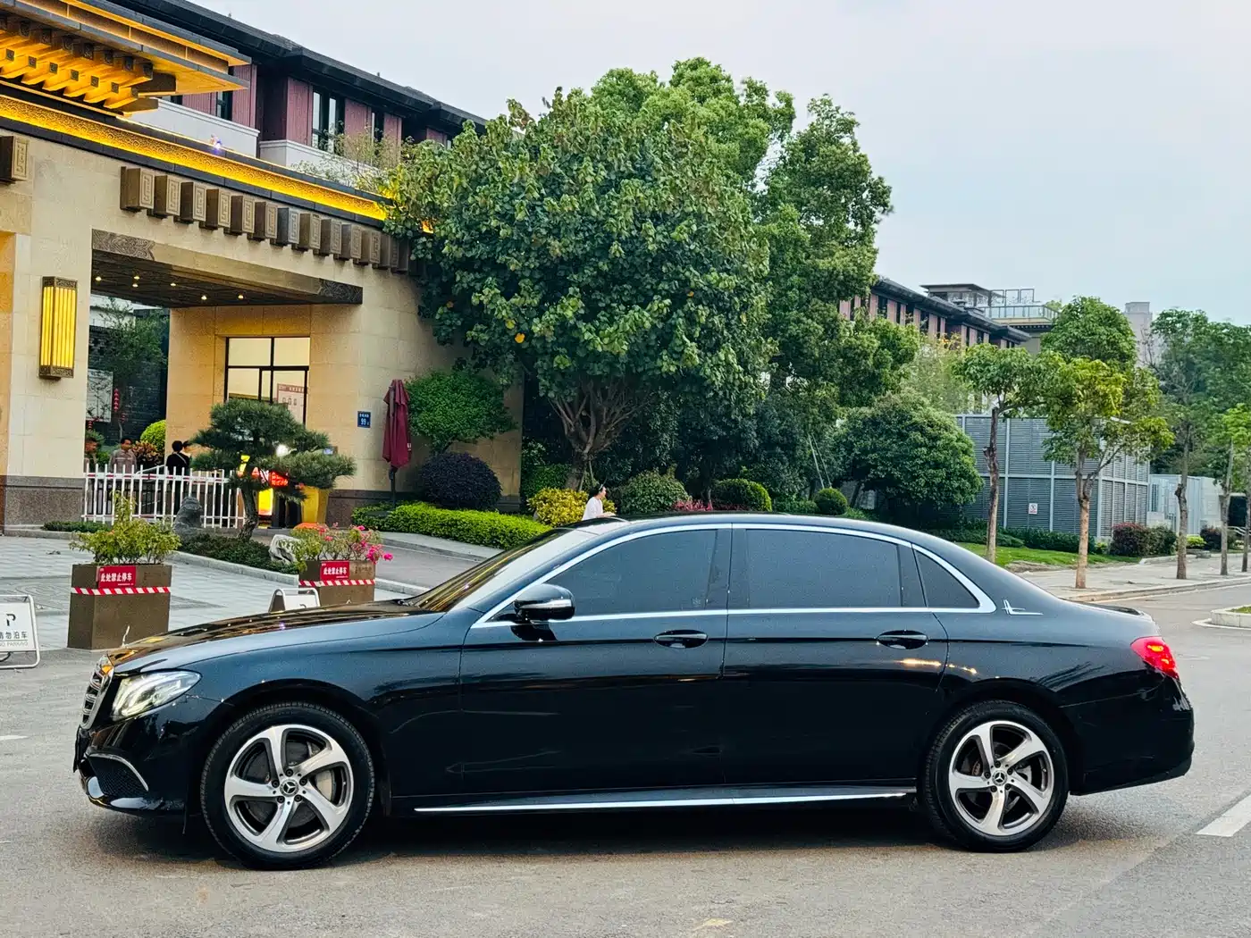Mercedes-Benz E-Class 2019 Facelift E 300 L Sport Luxury фото 12