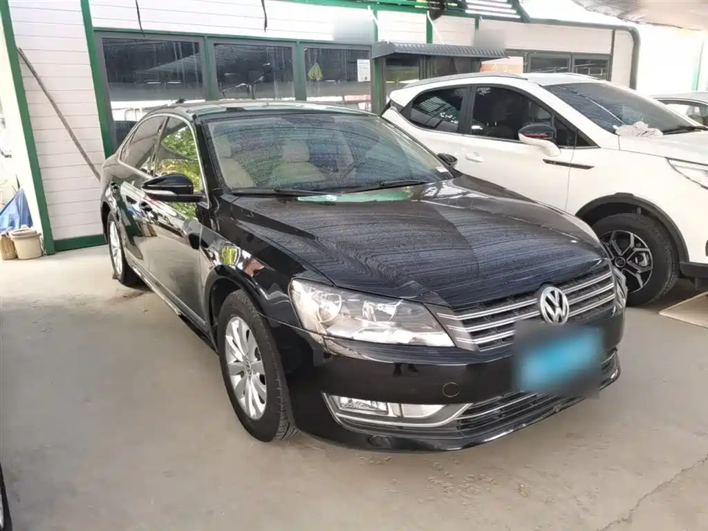 Volkswagen Passat 2014 1.8TSI DSG Luxury Edition фото 4