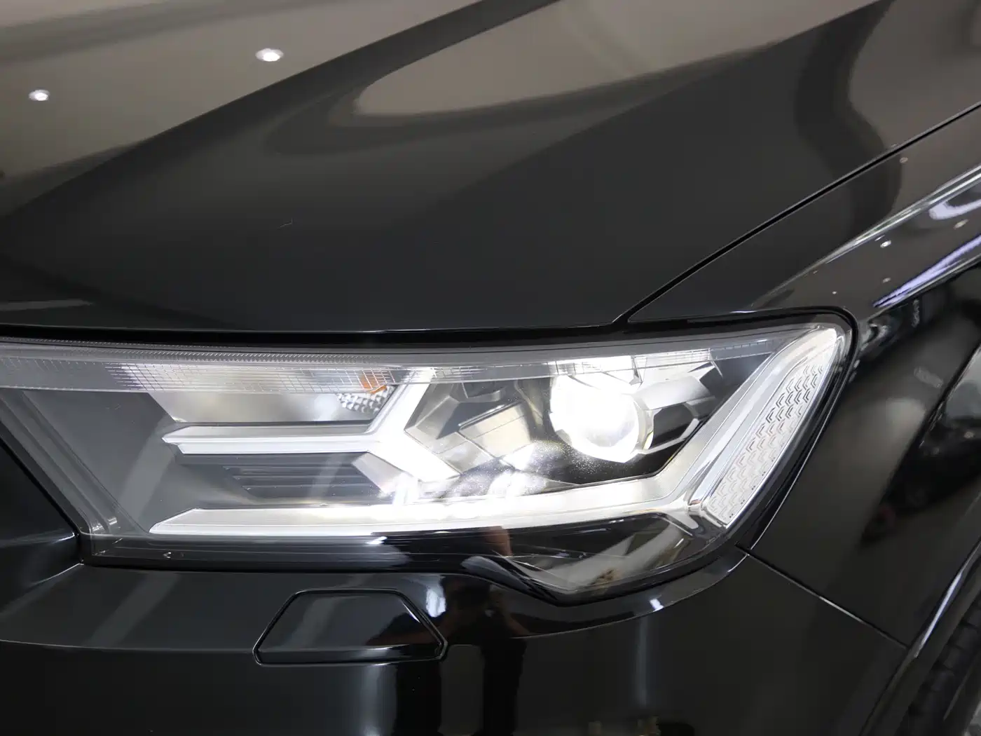 Audi Q7 2022 55 TFSI quattro S line Sport фото 17