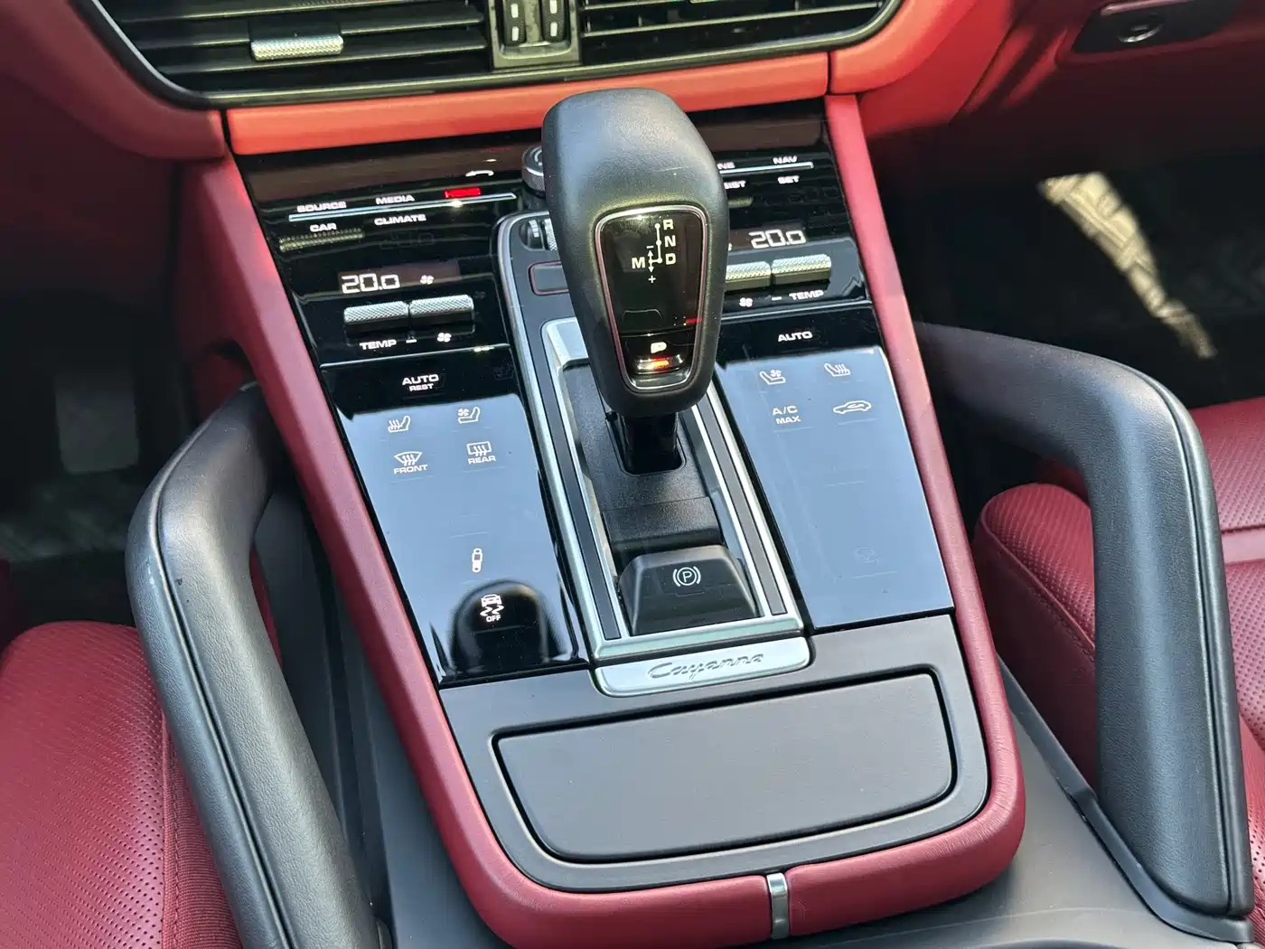 Porsche Cayenne 2023 Cayenne 3.0T Platinum Edition фото 17