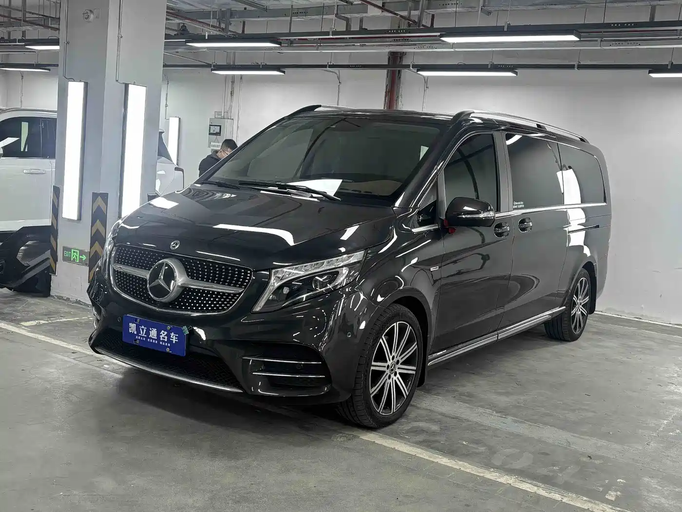 MERCEDES-BENZ V CLASS