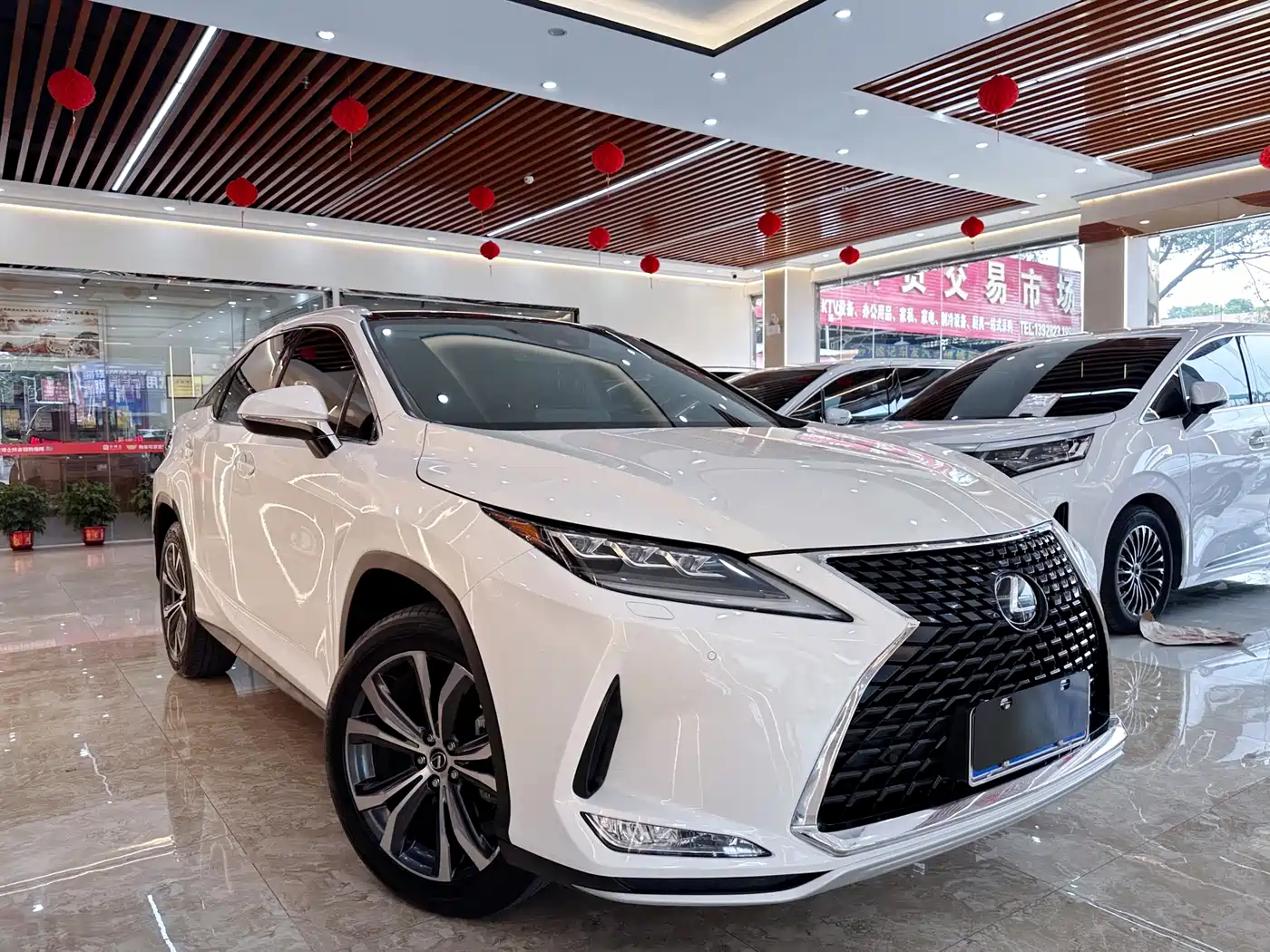 Lexus RX 2020 Facelift 300 AWD Elegance Edition фото 3
