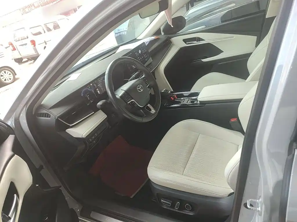Photo 15 - Toyota Camry