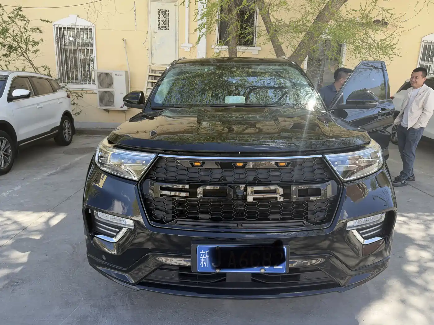FORD EXPLORER