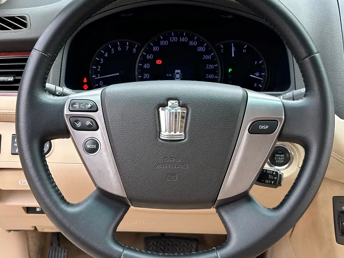 Toyota Crown 2012 2.5L Royal Leather Edition фото 9