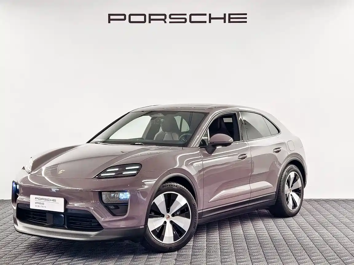 Фото 1 - Porsche Macan EV