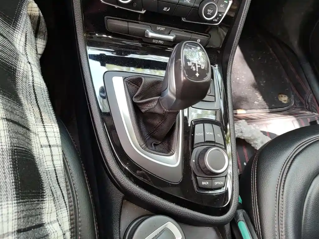 BMW 2 Series Touring 2016 218i Leading фото 14