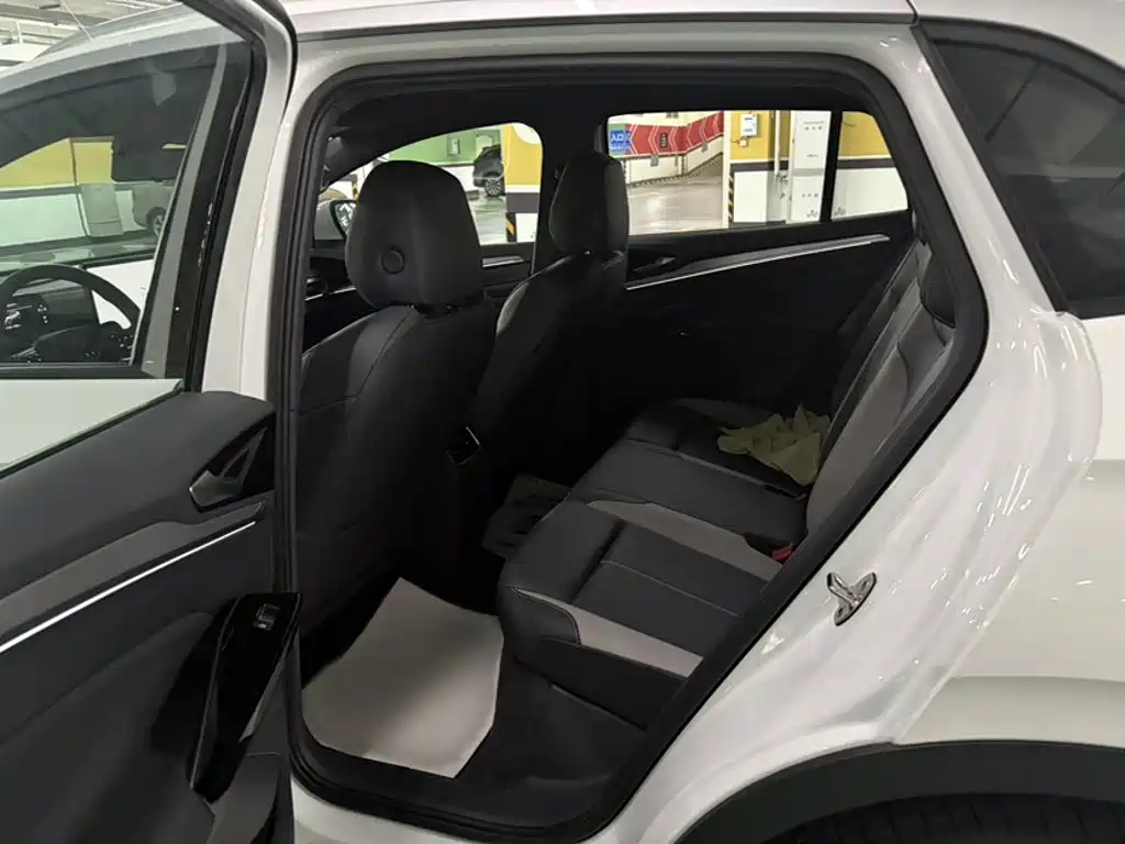 Volkswagen ID.4 CROZZ 2026 2025 Pure Enjoyment Edition