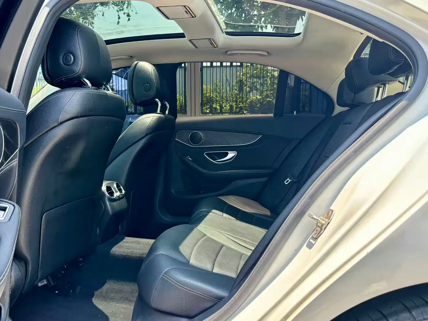 Mercedes-Benz C-Class 2015 Facelift C 200 L Sport фото 6