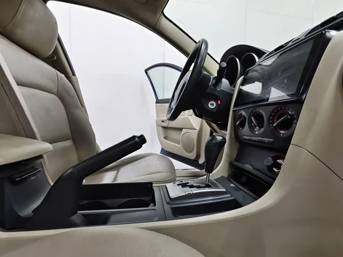 Photo 14 - Mazda 3