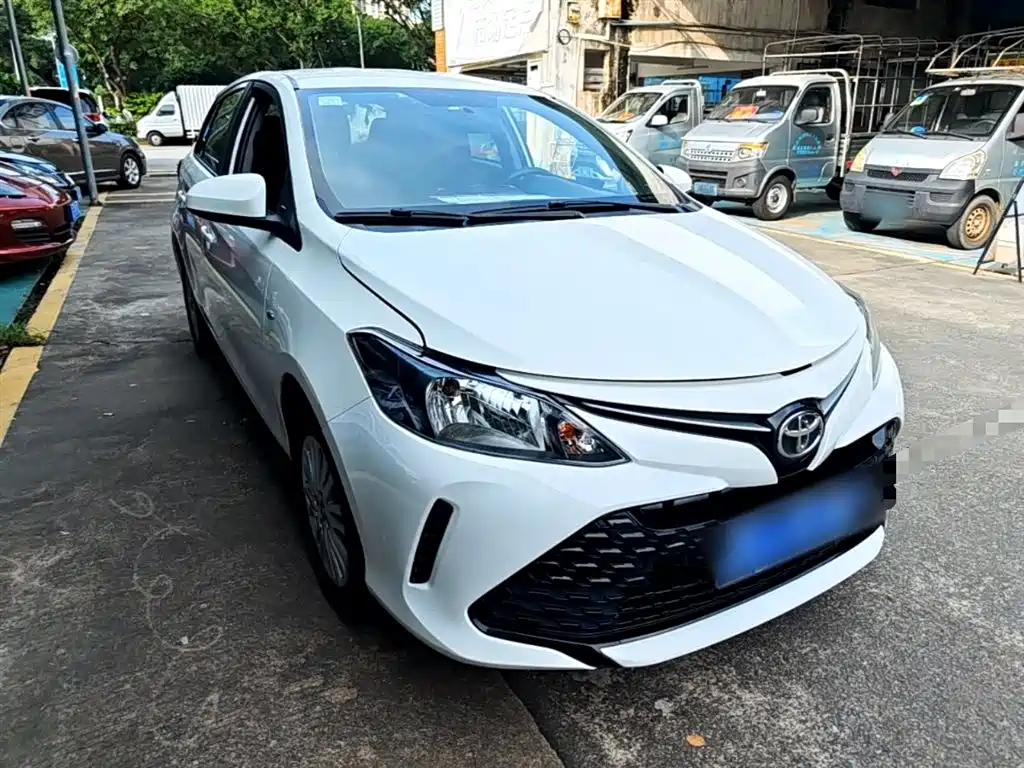 Toyota Vios FS 2017 1.5L CVT Fengchi Edition фото 4
