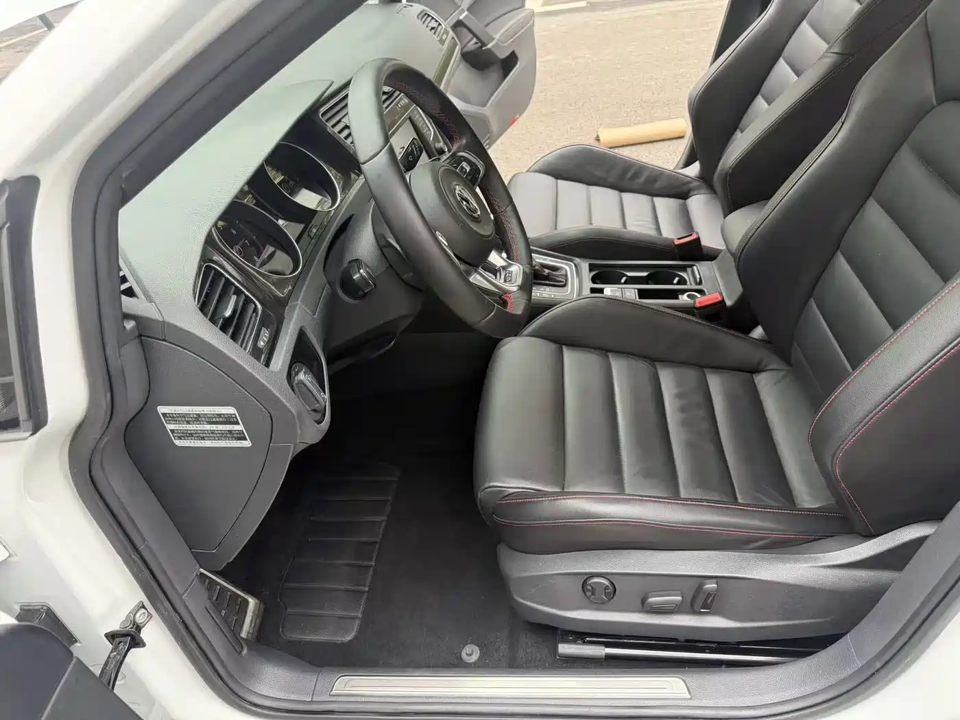 Volkswagen Golf GTI 2016 2.0TSI GTI фото 7