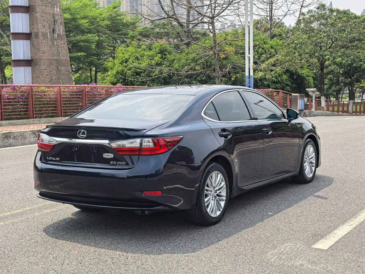Lexus ES 2015 200 Elite Edition фото 10