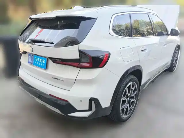 BMW X1 2023 sDrive25Li X Design Package — фото 2