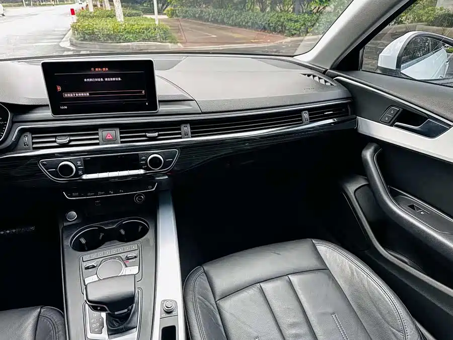 Photo 9 - Audi A4L