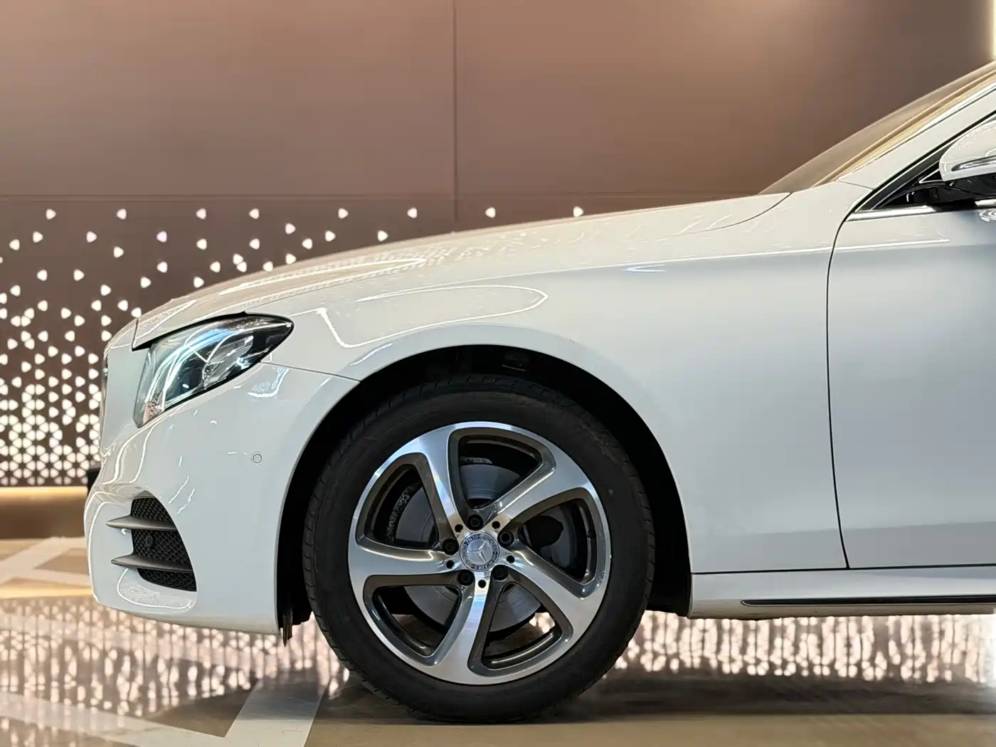 Mercedes-Benz E-Class 2017 E 200 L 4MATIC фото 26