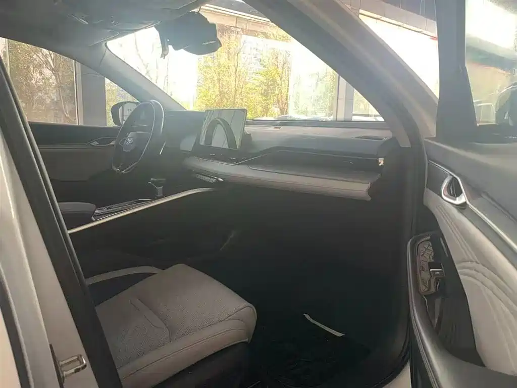 GEELY AUTOMOBILE XINGRUI