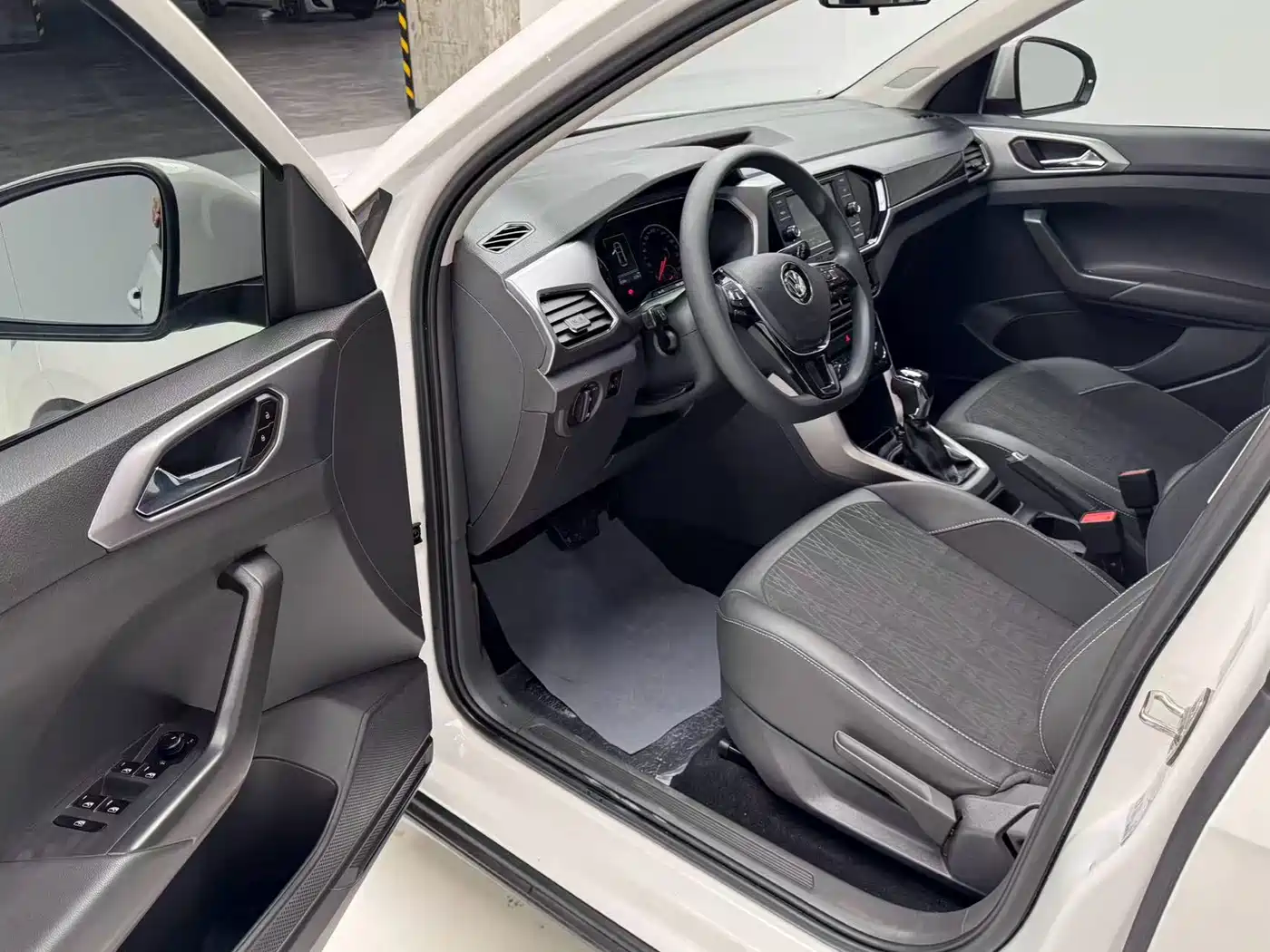 Volkswagen T-Cross 2019 280TSI DSG Comfort Edition фото 11