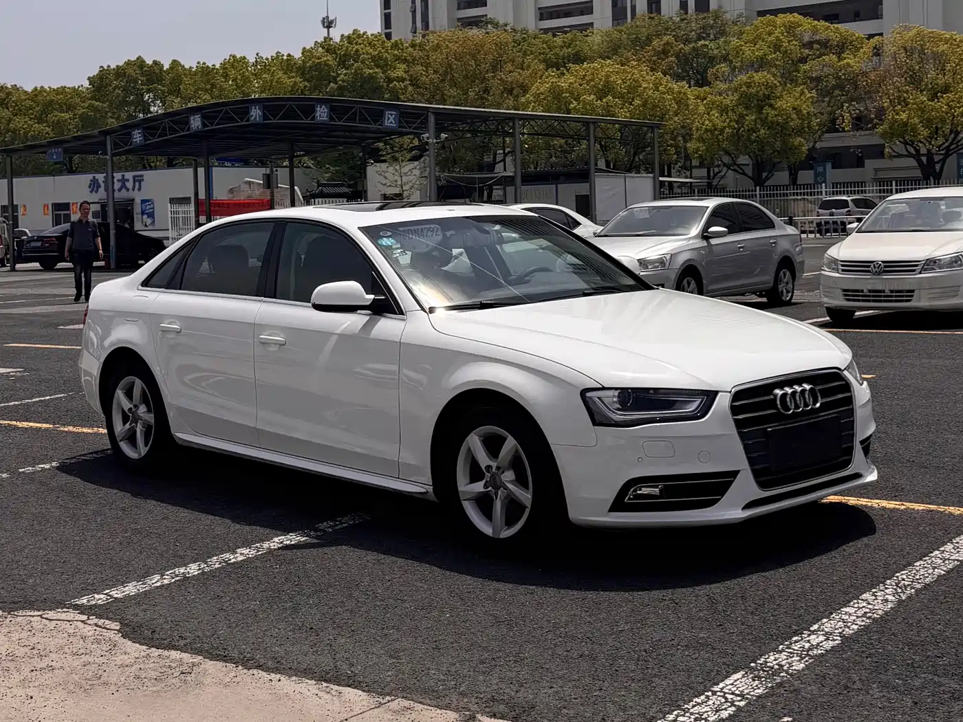 Audi A4L 2013 35 TFSI Automatic Standard фото 3
