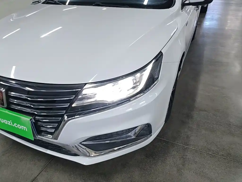 Roewe i6 2021 2020 PLUS 1.6L CVT 4G Connected Glory Luxury Edition