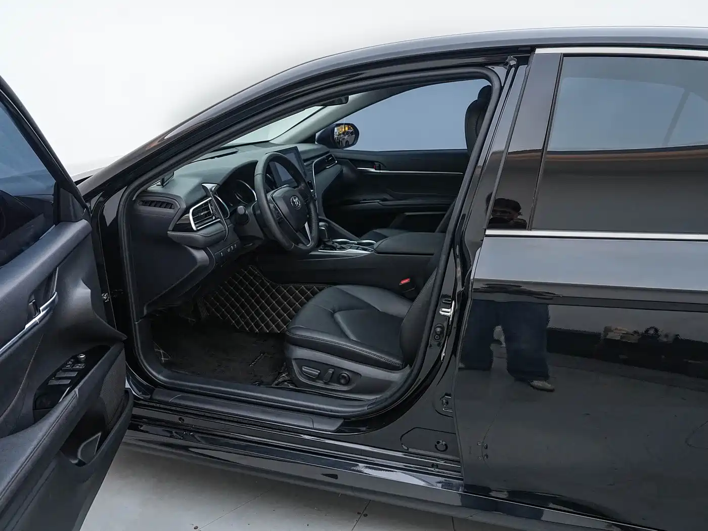 Toyota Camry 2023 2023 2.0GVP Leading Edition