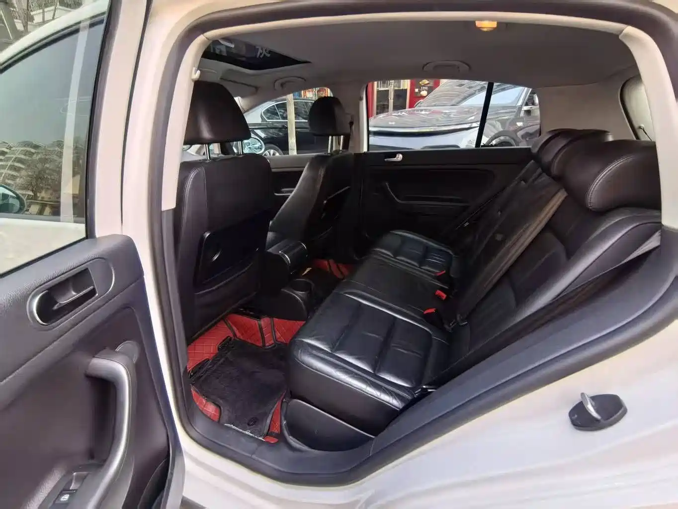 Volkswagen Golf (Import) 2011 1.4TSI Cross Golf фото 8