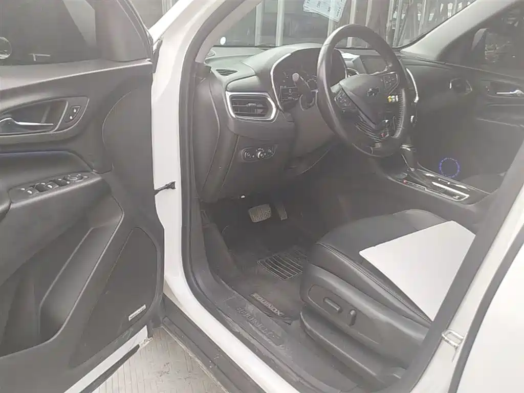Chevrolet Equinox 2017 535T Automatic Realm Edition фото 16