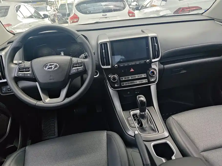 Hyundai Beijing Hyundai ix35 2018 2.0L Automatic 2WD Zhiyong·Enjoyment Edition фото 12