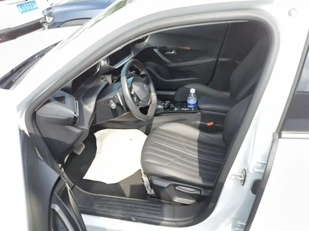 Peugeot 2008 2022 230THP THE ONE фото 22