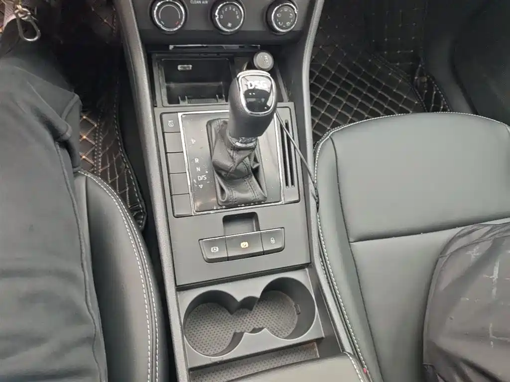 Škoda Superb 2013 1.8TSI Automatic Elite Edition фото 14