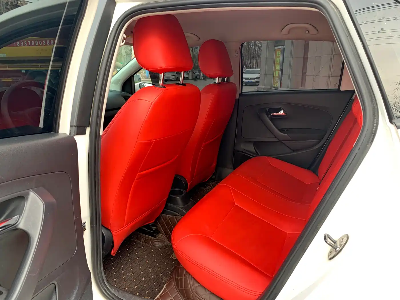 Volkswagen Polo 2016 1.4L Automatic Trend фото 6