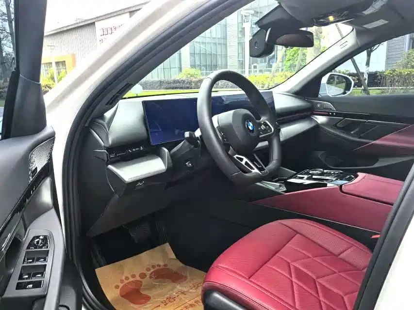 BMW 5 Series 2024 525Li M Sport Package фото 3