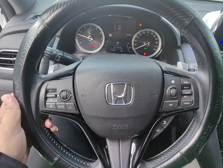 Фото 15 - Honda UR-V