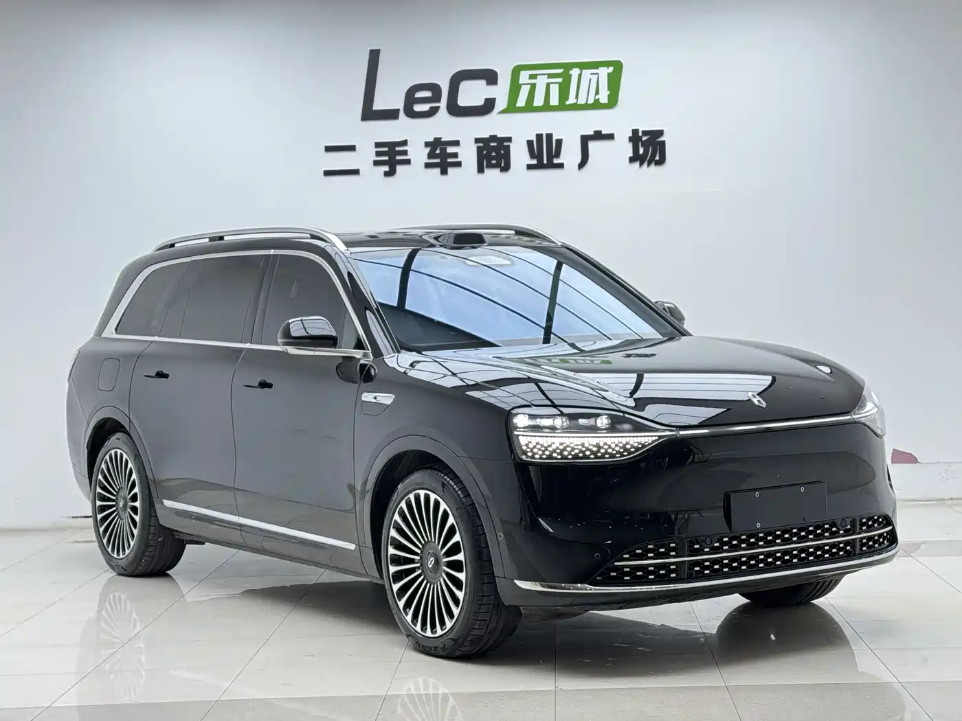 AITO Wenjie AITO M9 2024 Range Extender Max Edition 42kWh 6-seater фото 3