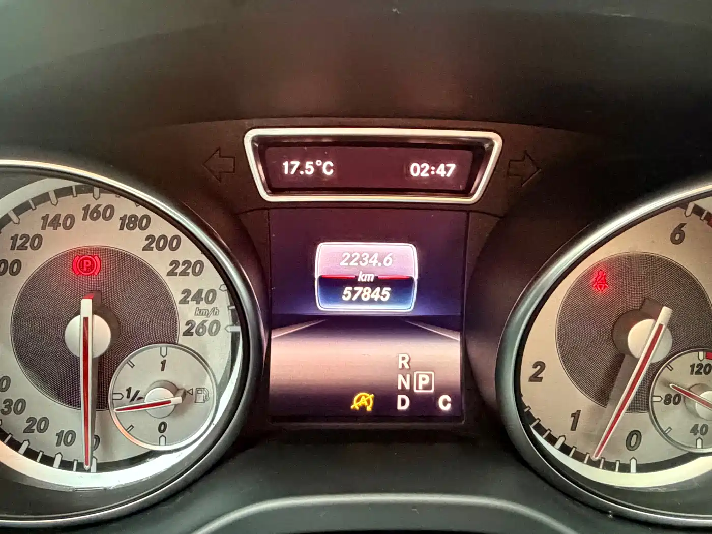 Mercedes-Benz GLA 2016 GLA 220 4MATIC Fashion фото 14