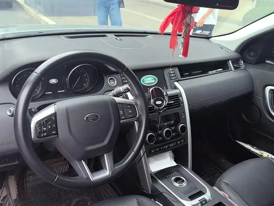 Land Rover Discovery Sport 2018 240PS SE Edition фото 12