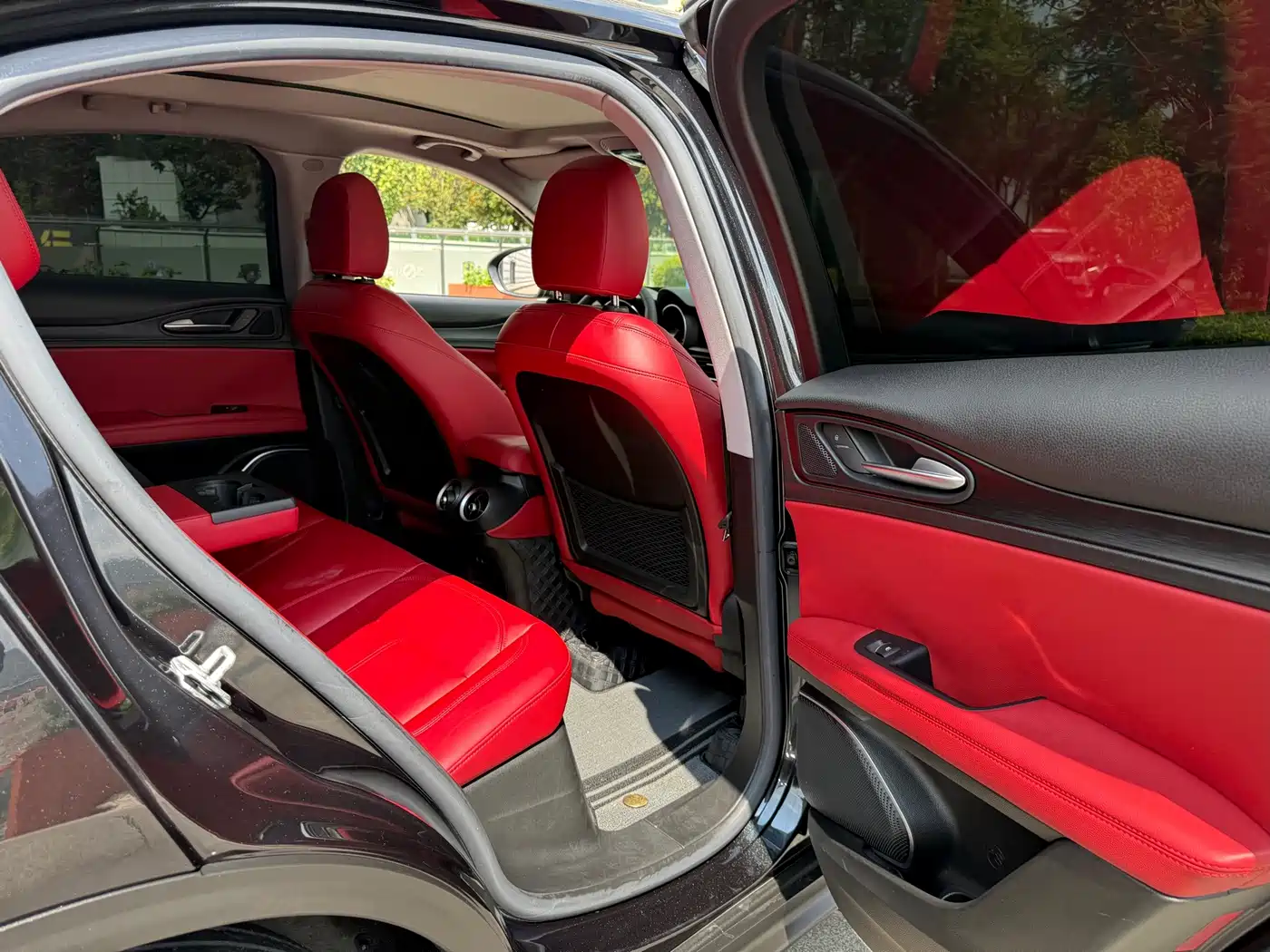 Alfa Romeo Stelvio 2019 2017 2.0T 200HP Luxury Edition